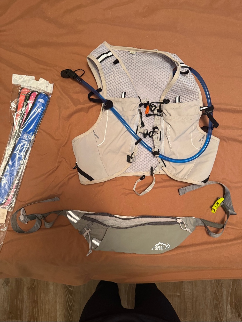 Hydration Vest with Waist Pack - Light Gray